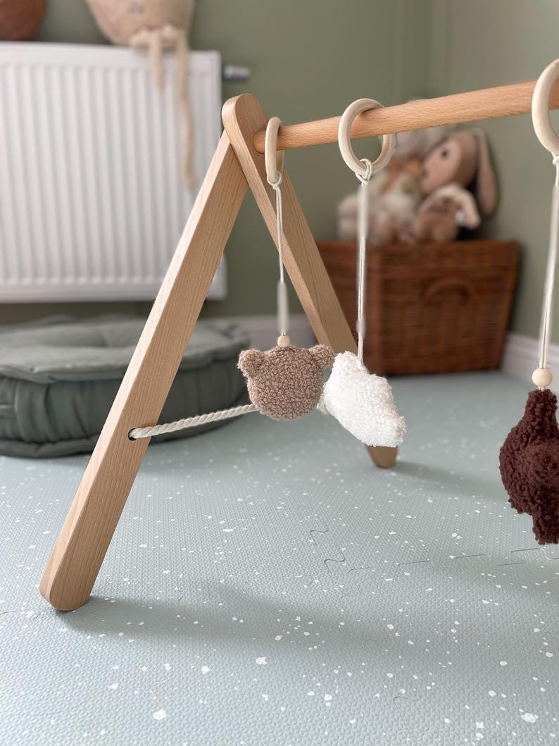 Spots Olive