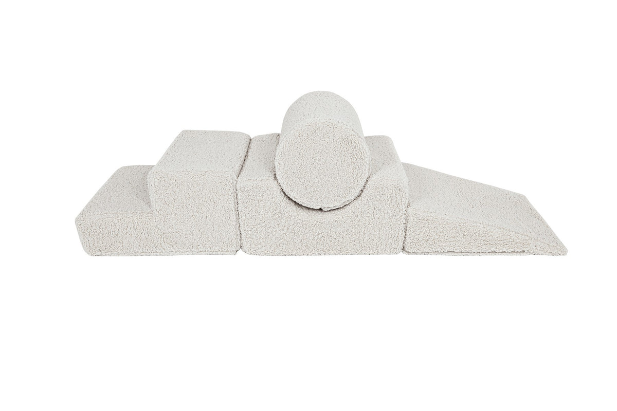 4 elementai / Ekru