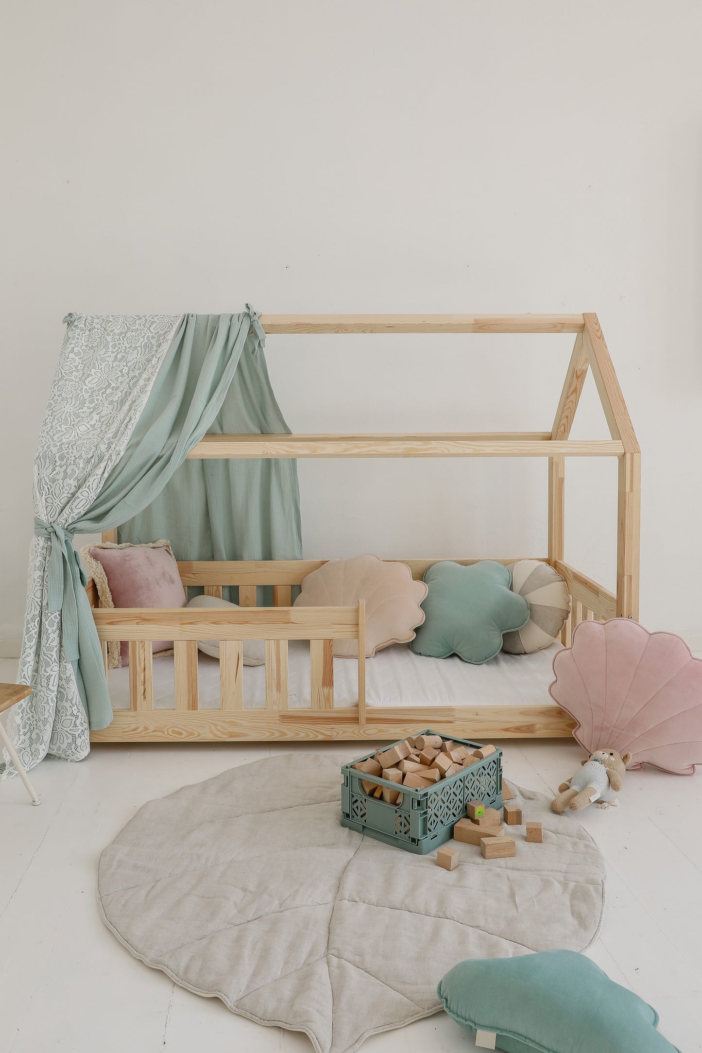 Organic Cotton and Linen Leaf Playmat - Sand