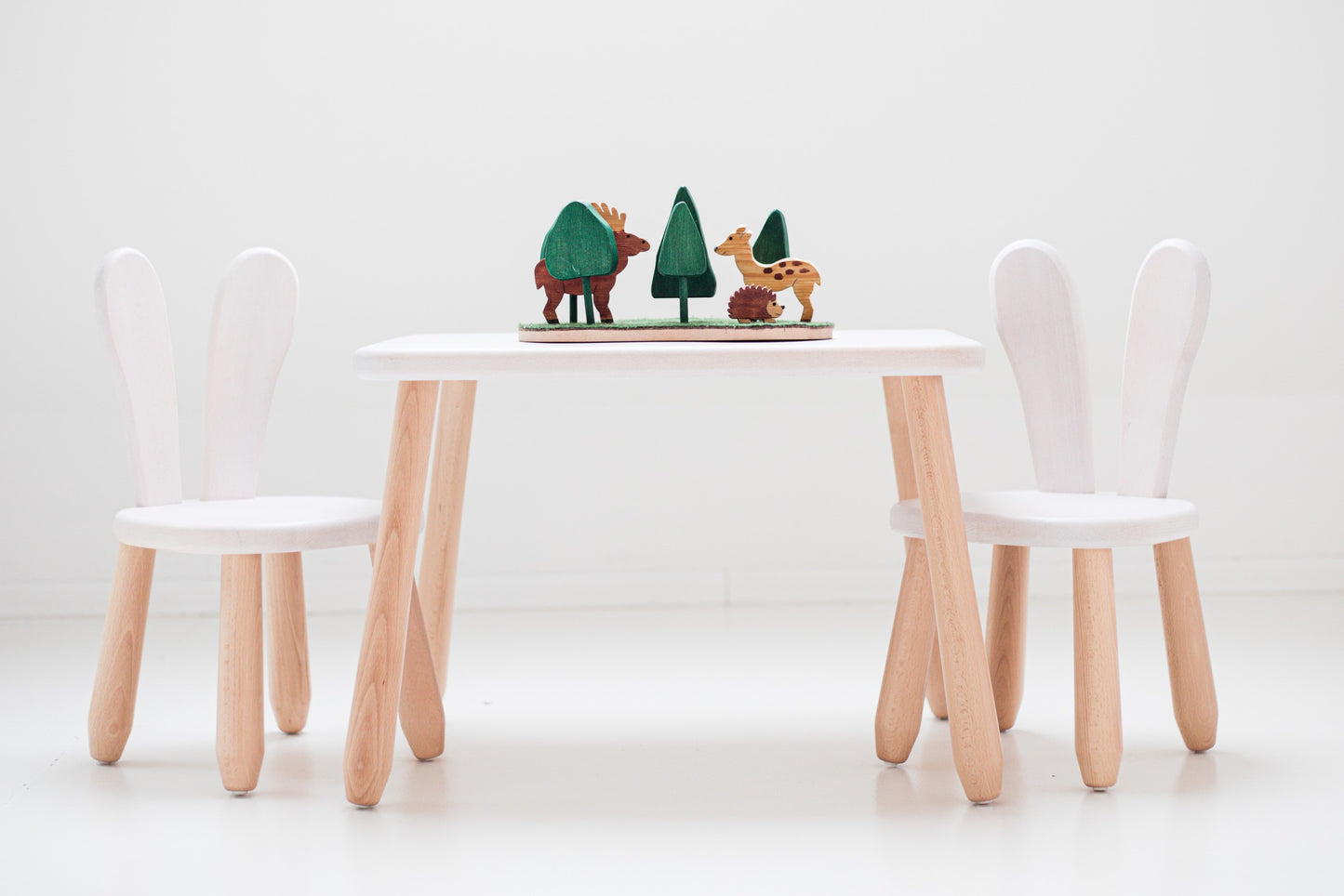 Table and 2 chair set - Bunny
