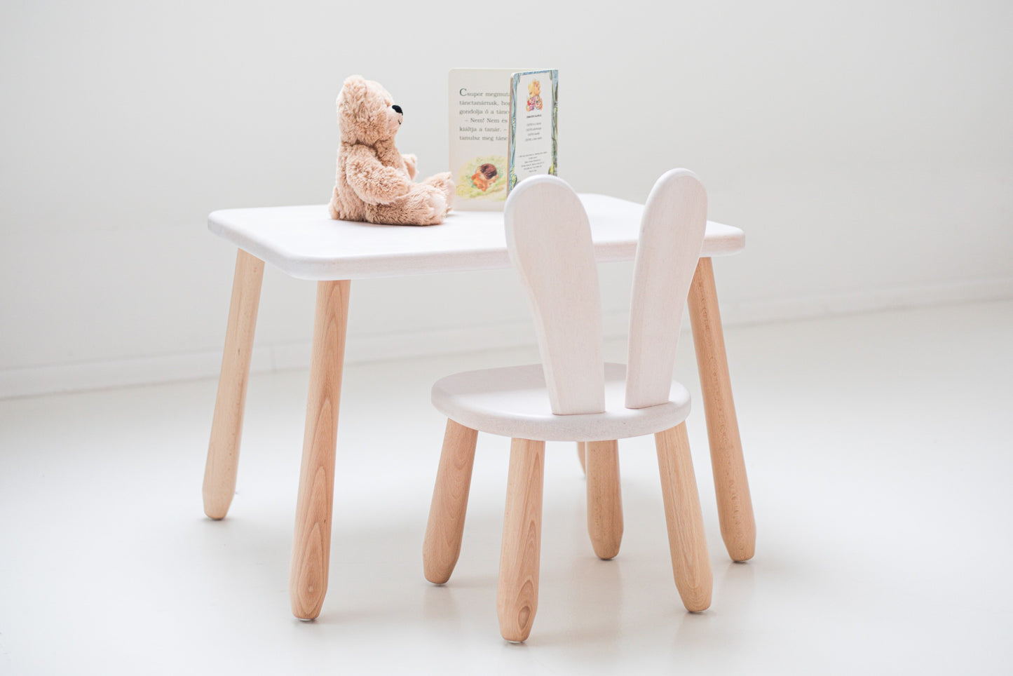 Table and chair set - Bunny